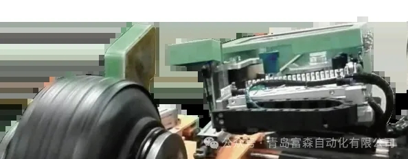 輪胎硫化標(biāo)簽自動貼標(biāo)機